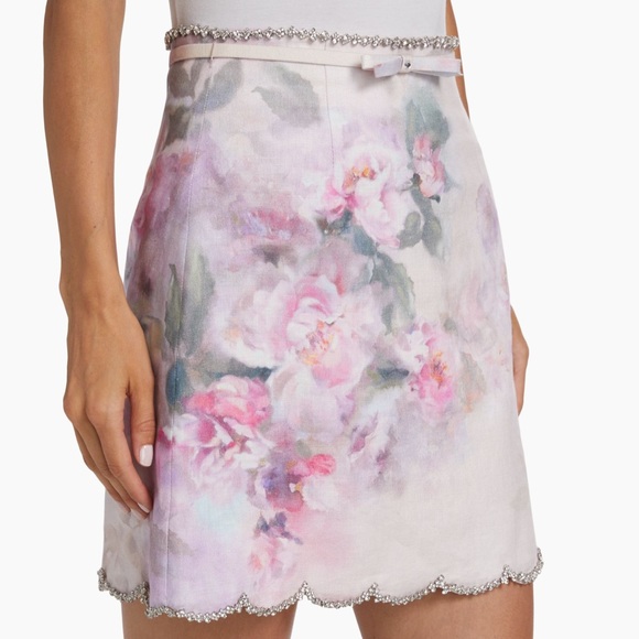 Zimmermann

Crush Floral Linen Scalloped Miniskirt - Picture 2 of 8